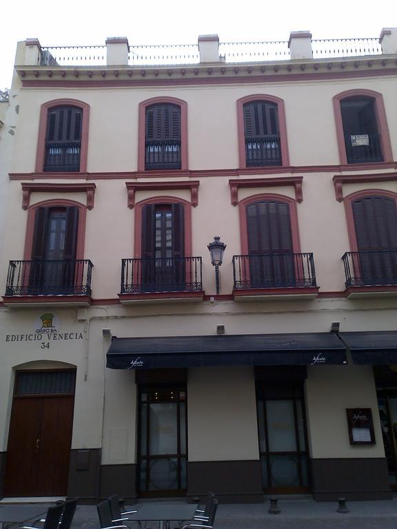Apartamento Venecia Arenal Севилья Экстерьер фото